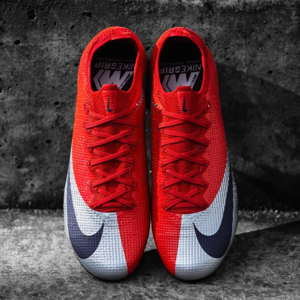 Nike ra mắt MERCURIAL FUTURE DNA - phối màu cực phẩm "Max Orange"